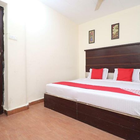 Oyo 29852 Hotel Golden View Abadpura エクステリア 写真