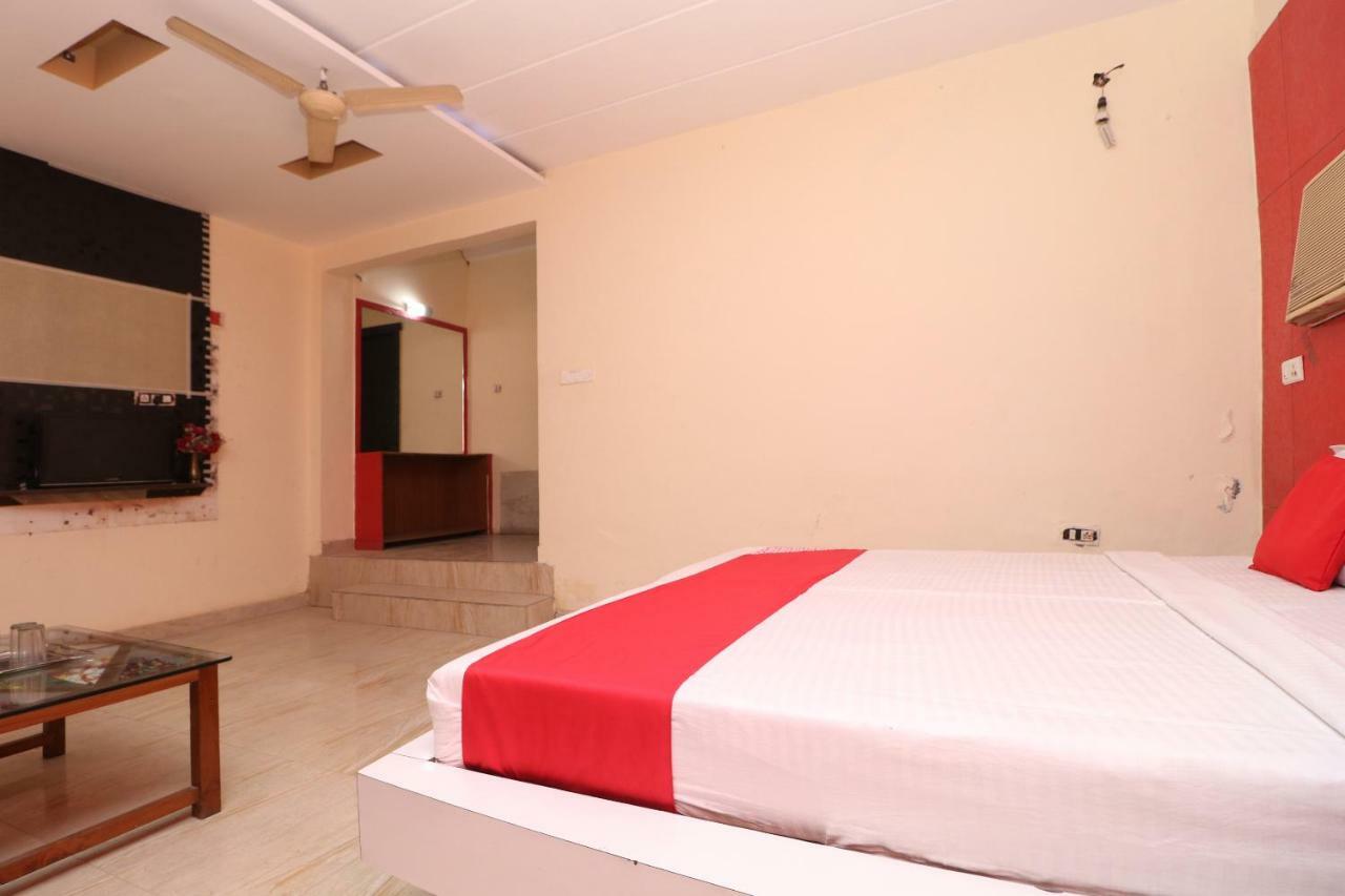 Oyo 29852 Hotel Golden View Abadpura エクステリア 写真