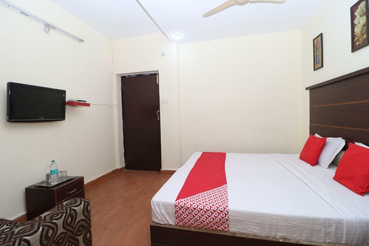Oyo 29852 Hotel Golden View Abadpura エクステリア 写真