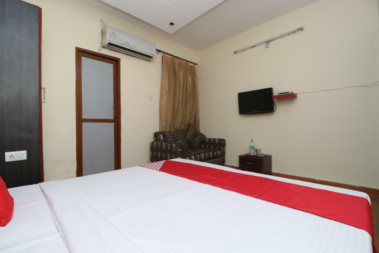 Oyo 29852 Hotel Golden View Abadpura エクステリア 写真