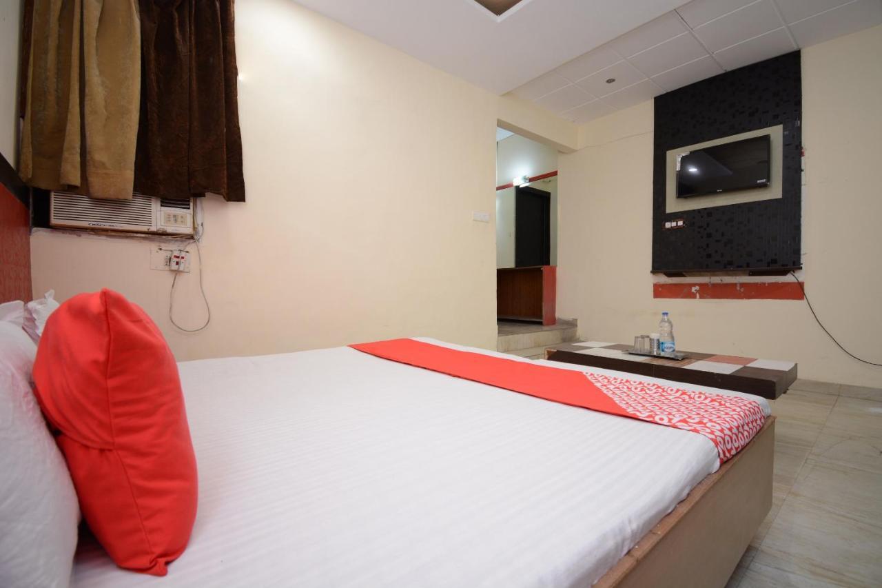 Oyo 29852 Hotel Golden View Abadpura エクステリア 写真